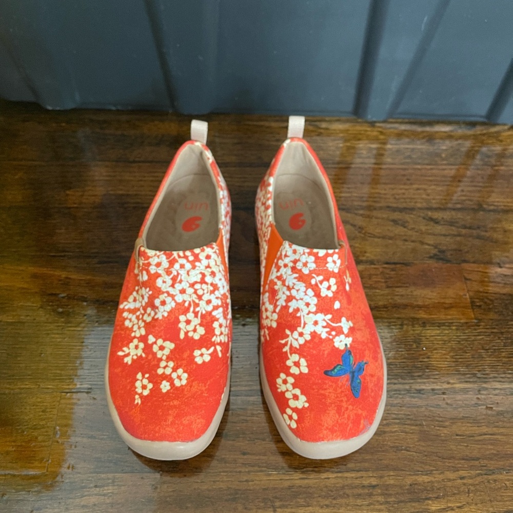 UIN Shoes Womens size 6 , Sakura Toledo Loafer Colorful Wearable Art Minimalist